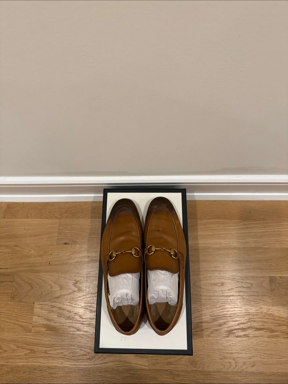Gucci Men’s Tan to Dark Brown Leather Horsebit Loafers